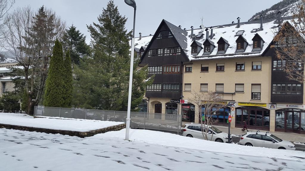 Valldeneu Apartment